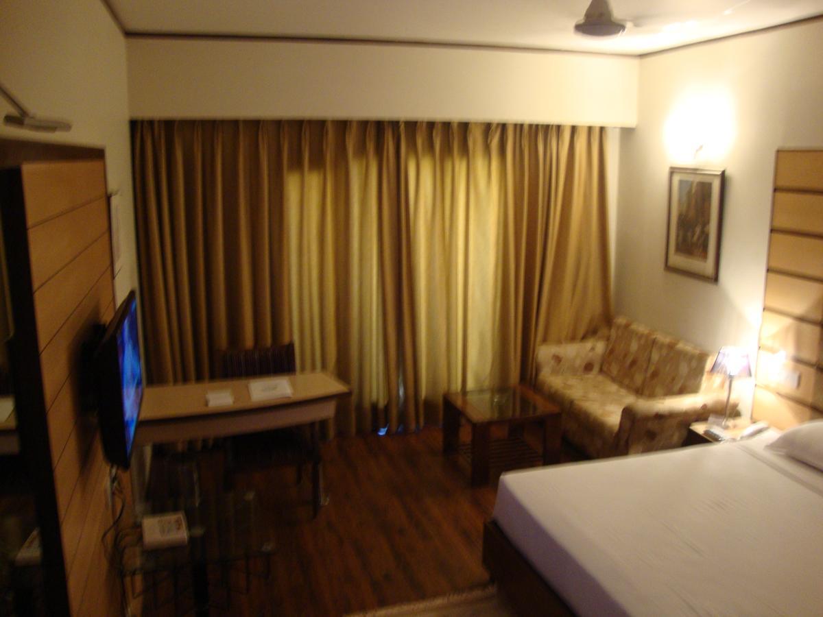 Hotel North Park ปัญจ์กุลา ภายนอก รูปภาพ